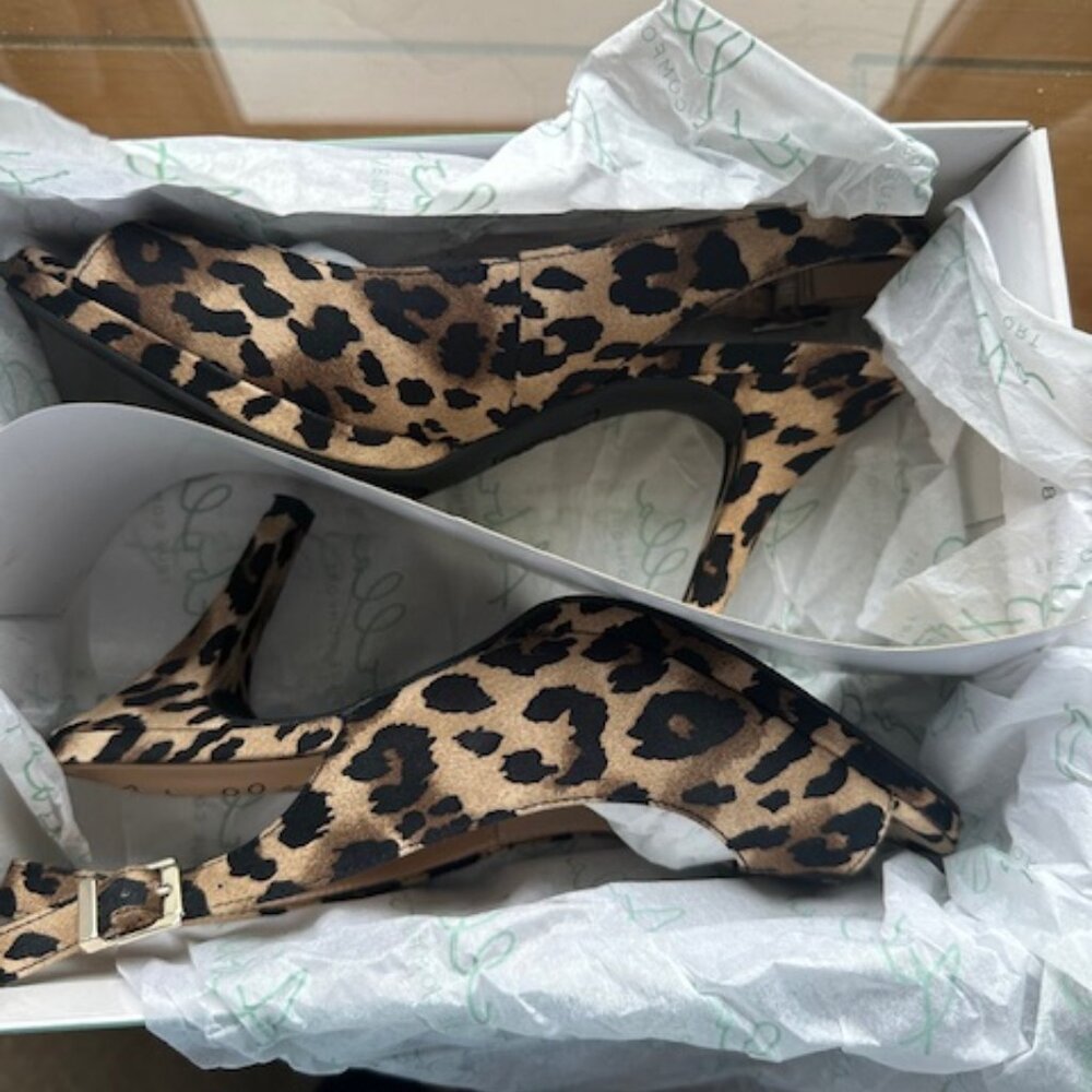 BRAND NEVER WORN - ABELLA TRUE COMFORT VIVCA LEOPARD 7.5